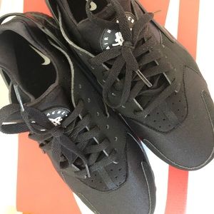 Nike Men’s Nike Huarache Shoes